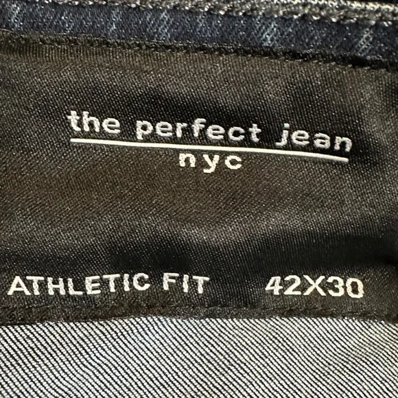 NYC The Perfect Jean Athletic Fit Mens 42X30 Blue Distressed Stretch 5 Pockets